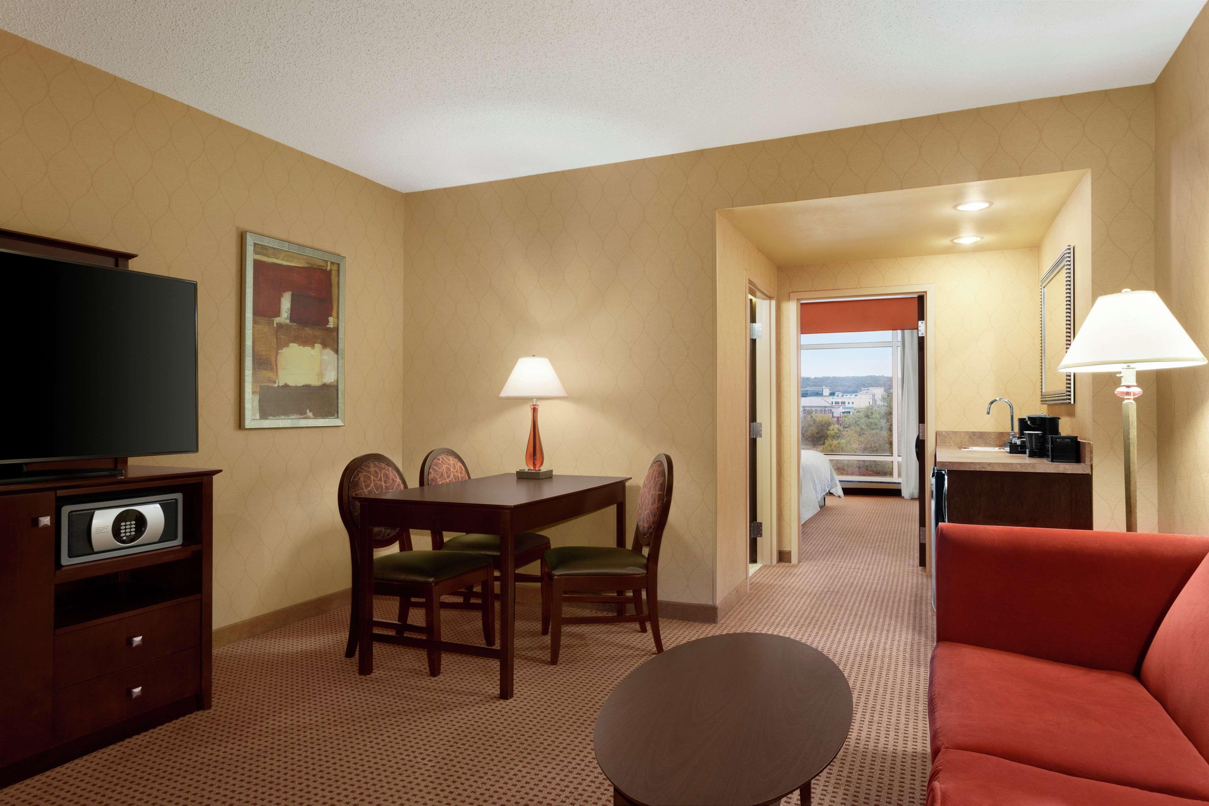 Embassy Suites Huntsville Exterior foto
